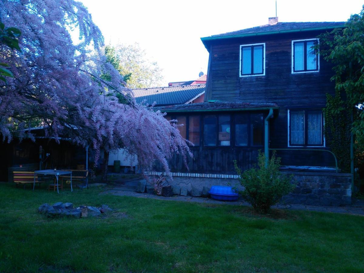 Old Summer House With Renovated Bathroom Prag Eksteriør billede